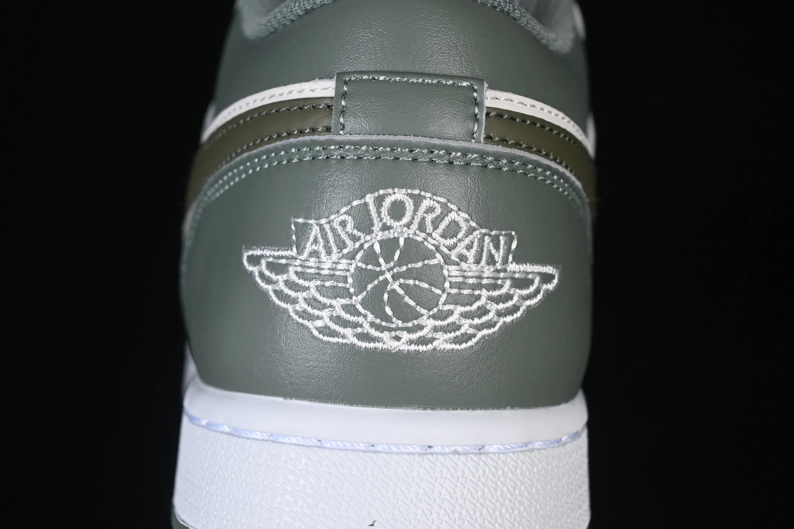 All categories Air Jordan Jordan series basketball shoes Air Jordan 1 Low Air Jordan 1 Low AJ1 Joe 1 meter white and green low state cultural casual sneakers 553558-300